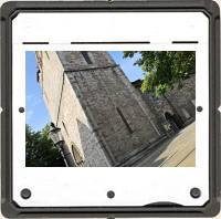 Magnikirche-mit-Bank-und-Laterne_ALT