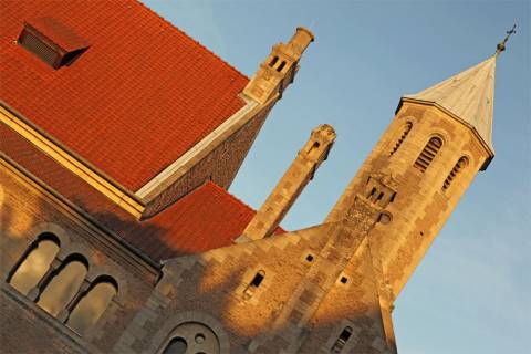 Bild: Burg-mit-Turm
