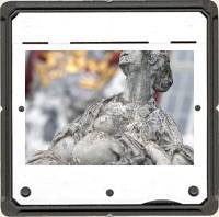 Schloss-Statue_Frau-mit-Schlange_Wolfenbuettel_ALT