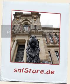 Rechterr-Loewe-vor-August-Bibliothek.jpg_ALT