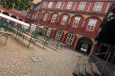 Schlosshof_Buehnenblick-nach-draussen.jpg_ALT